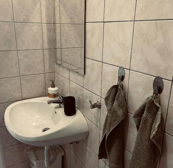 Пансион Idill Apartmanház B&b