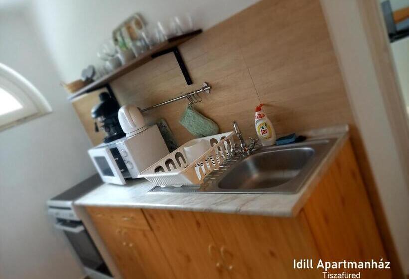 Пансион Idill Apartmanház B&b