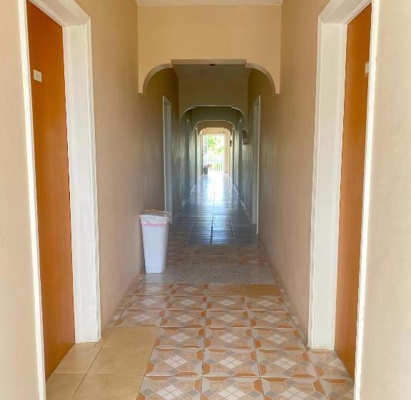 پانسیون Beverley's Guest House, Nevis