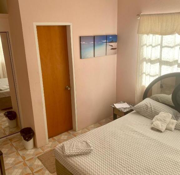 پانسیون Beverley's Guest House, Nevis