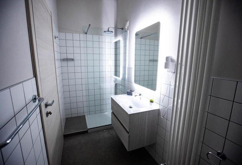 بنسيون Lo Stallone  Malpensa Milan Airport