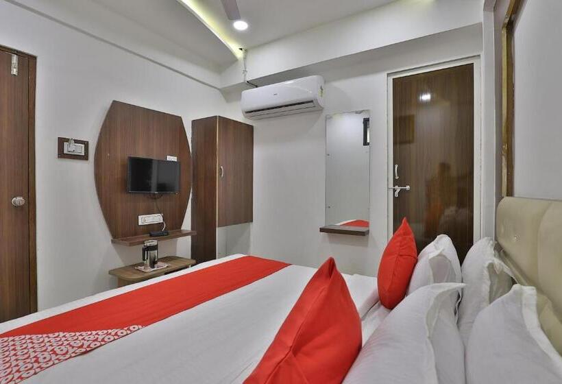 Fotos del hotel Oyo 35508 Dev Palace:  2
