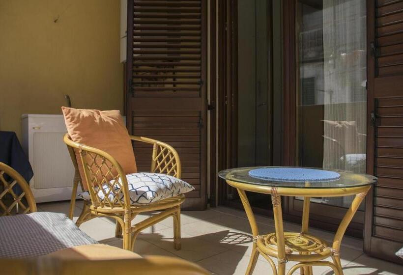 تختخواب و صبحانه Casa Domi