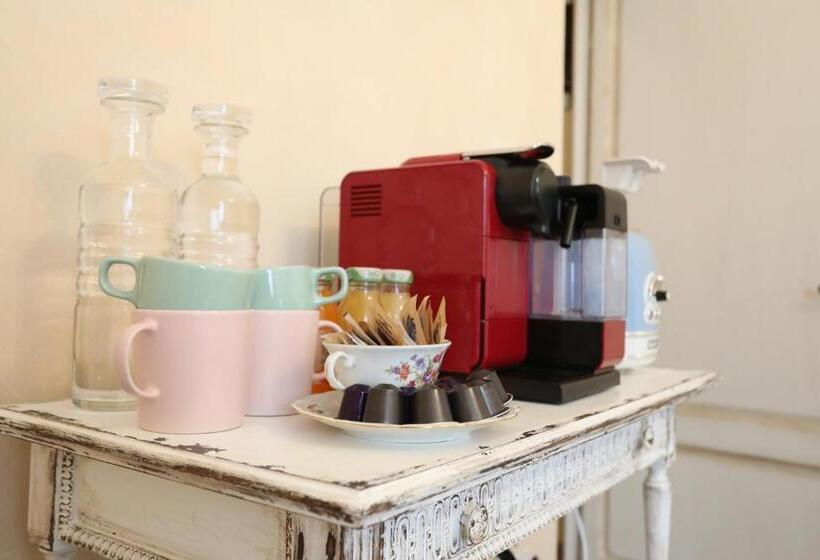 تختخواب و صبحانه Tra I Campi Di Papaveri