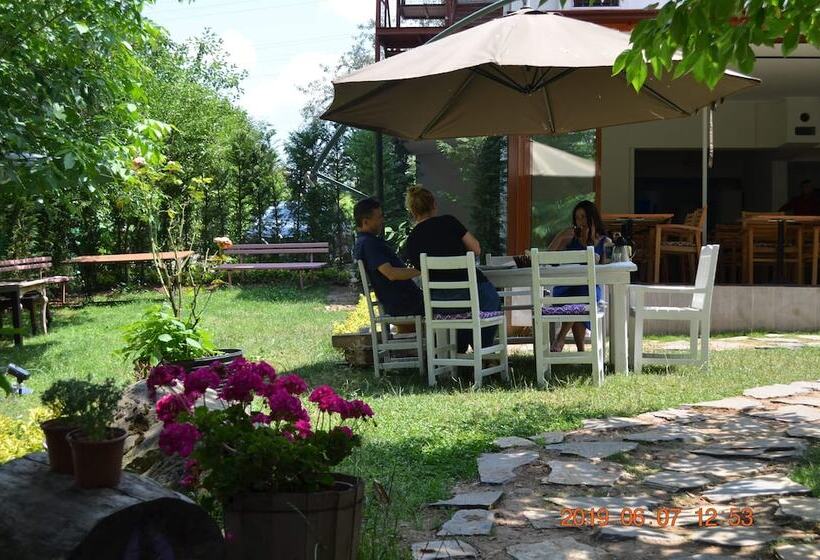 Beyaz Ev Butik Otel Masukiye