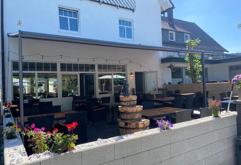 فندق Restaurant Zum Landmann