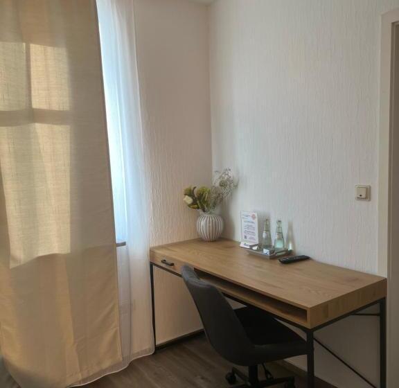 فندق Restaurant Zum Landmann