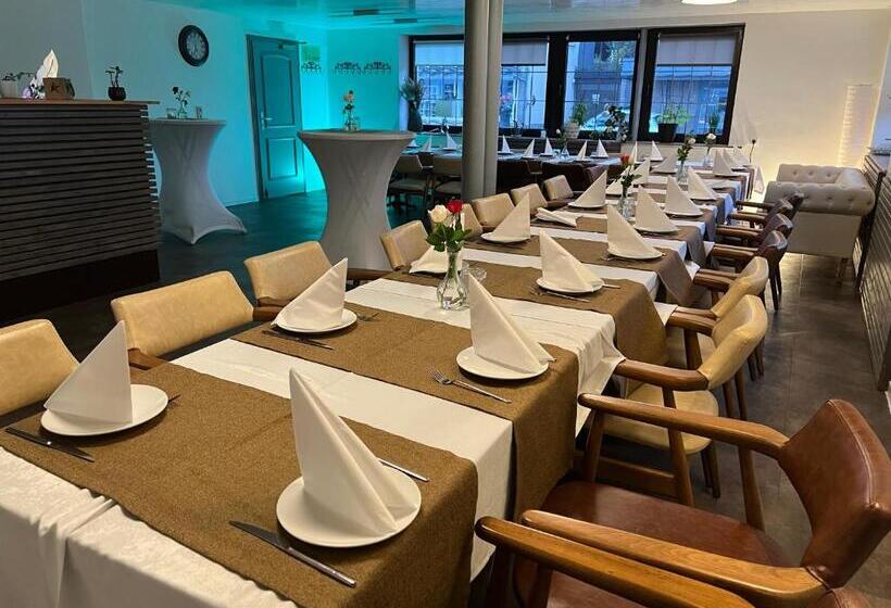 فندق Restaurant Zum Landmann