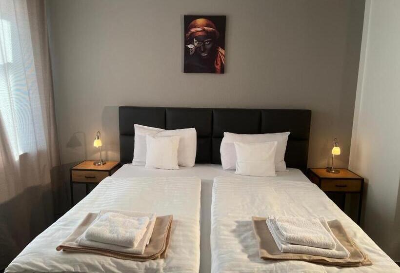 فندق Restaurant Zum Landmann