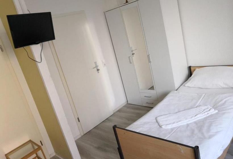 پانسیون Monteurzimmer Zentrum