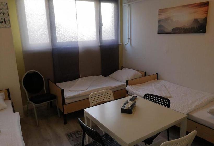 پانسیون Monteurzimmer Zentrum
