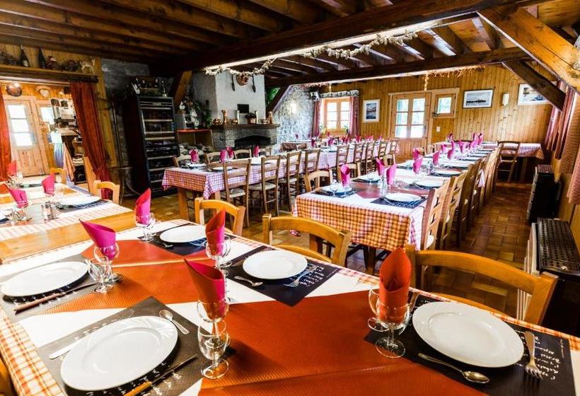 بنسيون Restaurant Gautard   Chambres D Hôtes Les Tavaillons