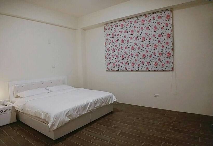 تختخواب و صبحانه Yuanshan Dahu Homestay