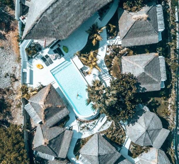 هتل Mohini Komodo Resort