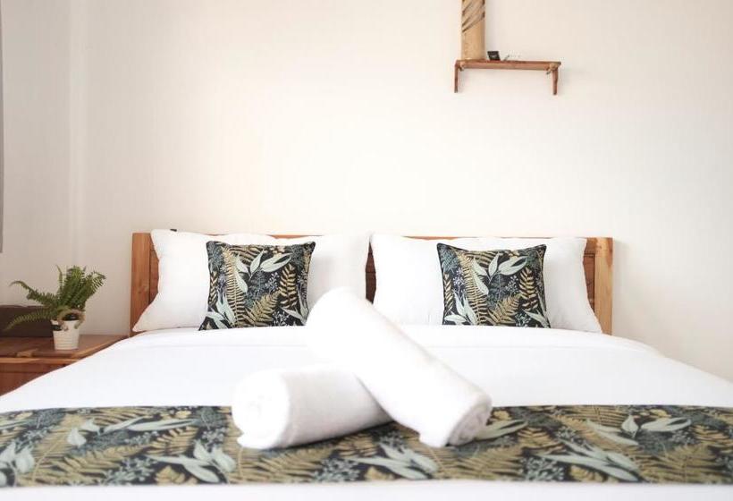 هتل Mohini Komodo Resort