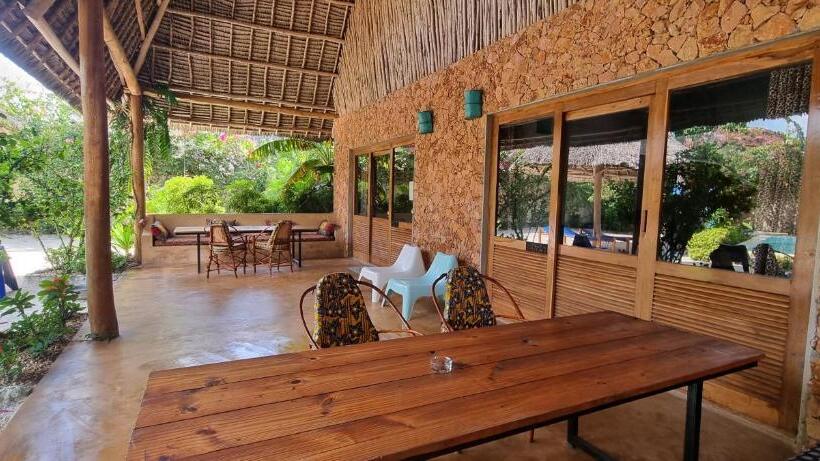 فندق Salama & Mbuyuni Bungalows