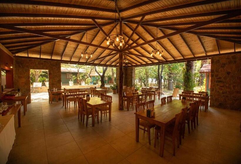 استراحتگاه Eden Bungalows And Beach