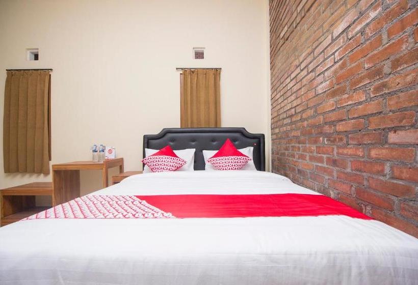 هتل Oyo 952 Annisa Syariah Residence