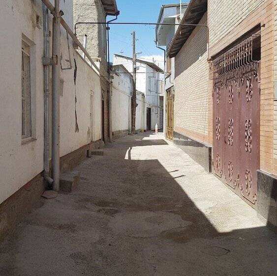 פנסיון Minorai Xurd