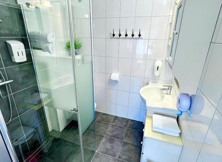 Rooi Bij De Knoptoren B&b