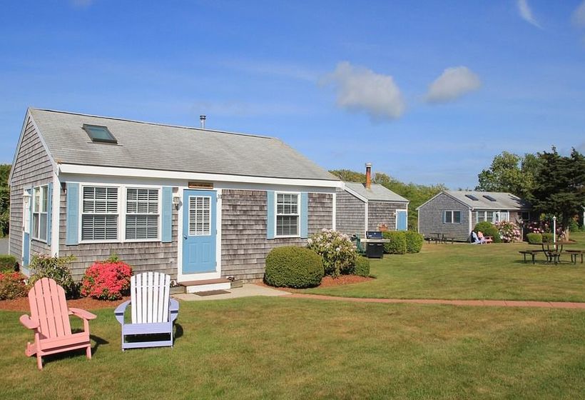 Colonial Acres Resort