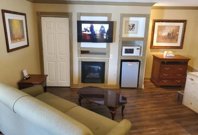 Colonial House Motel