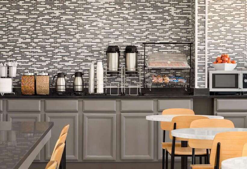 호텔 Baymont By Wyndham Blackwell I35