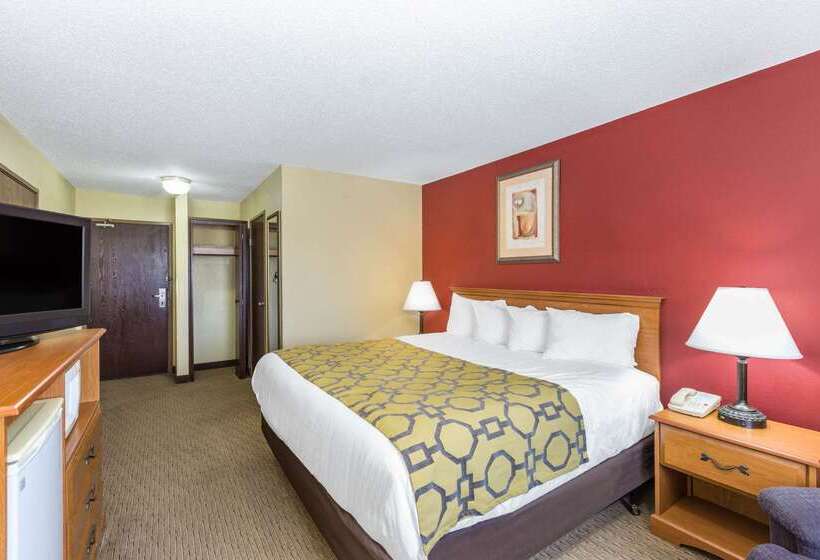 هتل Baymont By Wyndham Fort Dodge