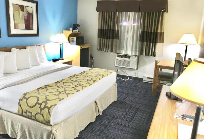 هتل Baymont By Wyndham Marinette
