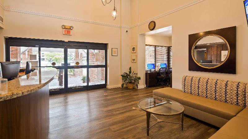 هتل Best Western Plus Coastline Inn