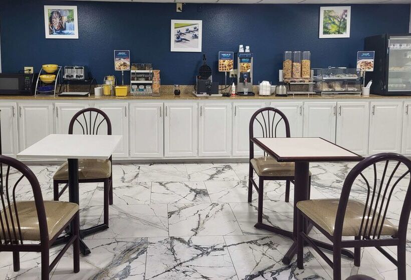 هتل Clarion Pointe Vidalia  Lyons West