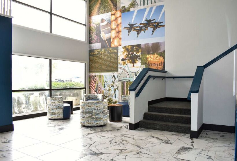 هتل Clarion Pointe Vidalia  Lyons West