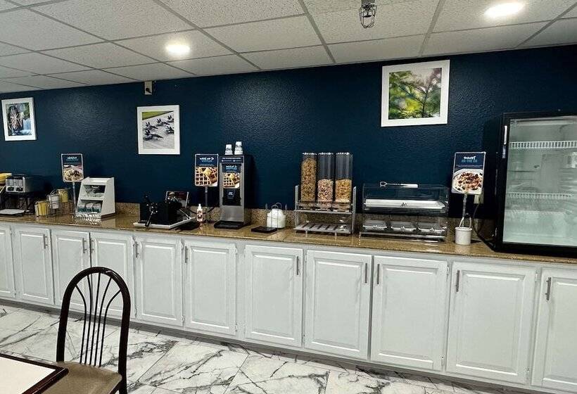 هتل Clarion Pointe Vidalia  Lyons West