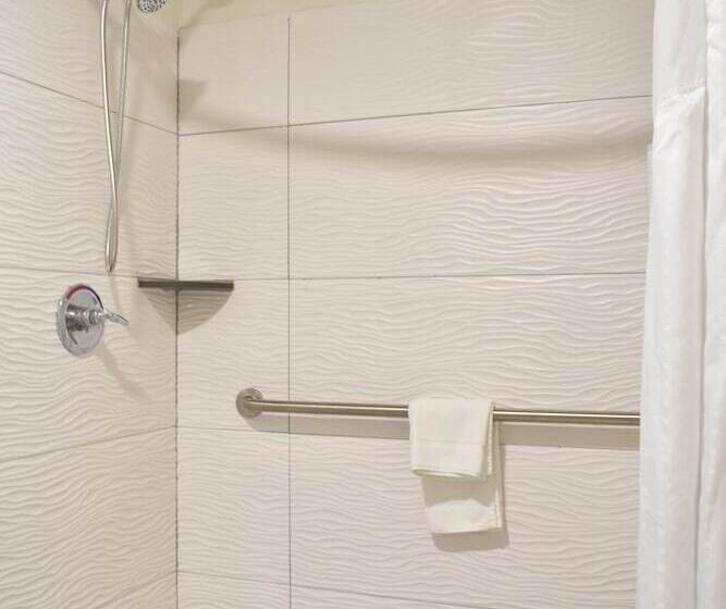 هتل Clarion Pointe Vidalia  Lyons West