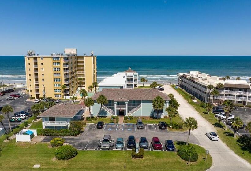 فندق Coastal Waters