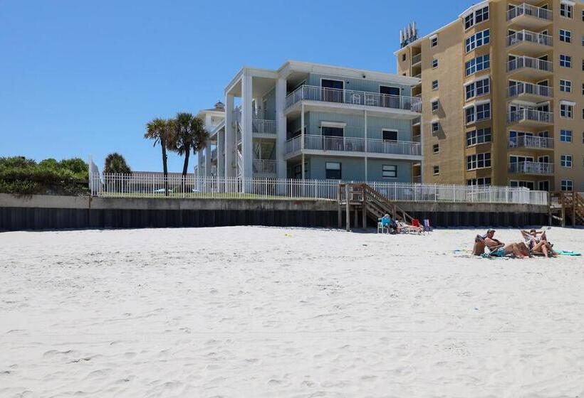 فندق Coastal Waters