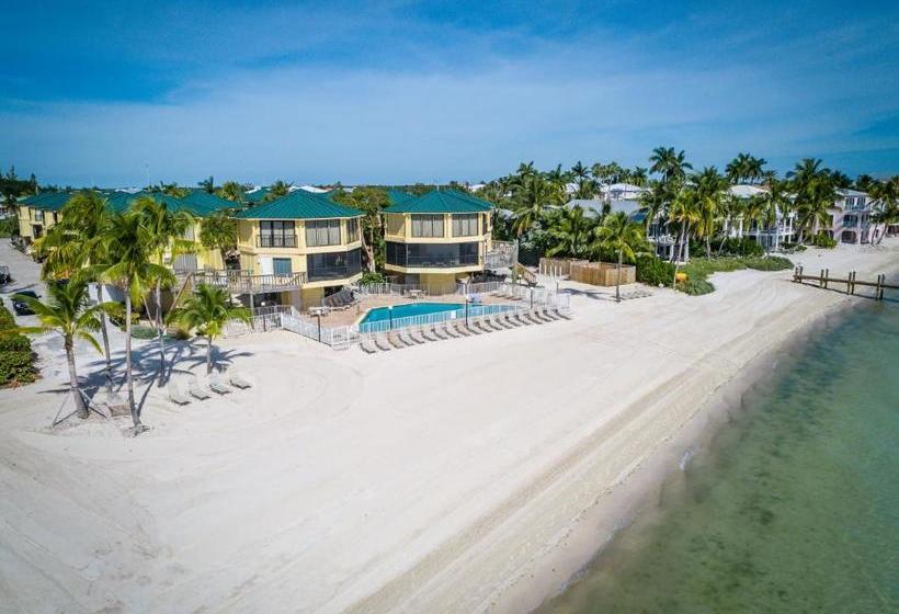 Отель Coco Plum Beach & Tennis Club & Marina