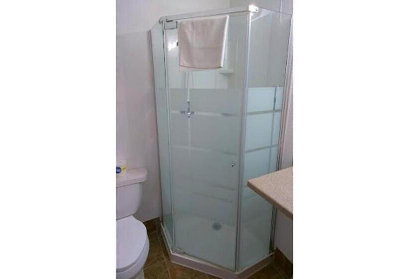 ホテル Colonial Inn New Ulm Extended Stay