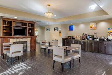 هتل Clarion Pointe Apex Holly Springs