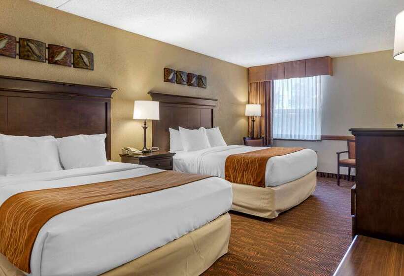 בית מלון כפרי Comfort Inn At Thousand Hills
