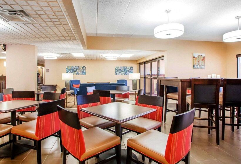 هتل Comfort Inn Dayton  Huber Heights