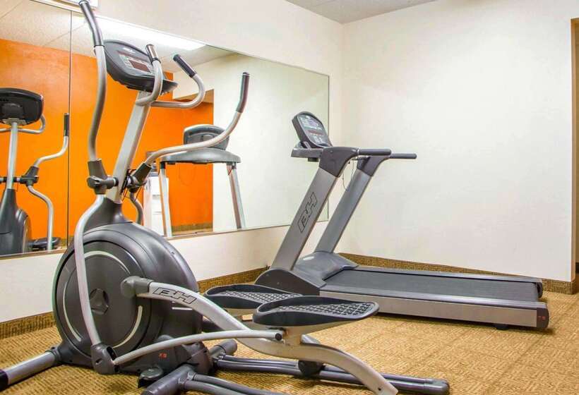 هتل Comfort Inn Dayton  Huber Heights