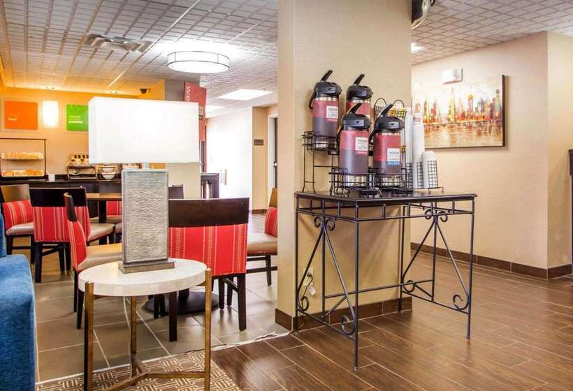 هتل Comfort Inn Dayton  Huber Heights