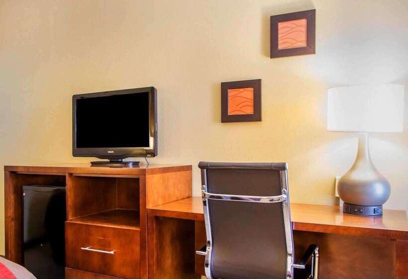هتل Comfort Inn Dayton  Huber Heights