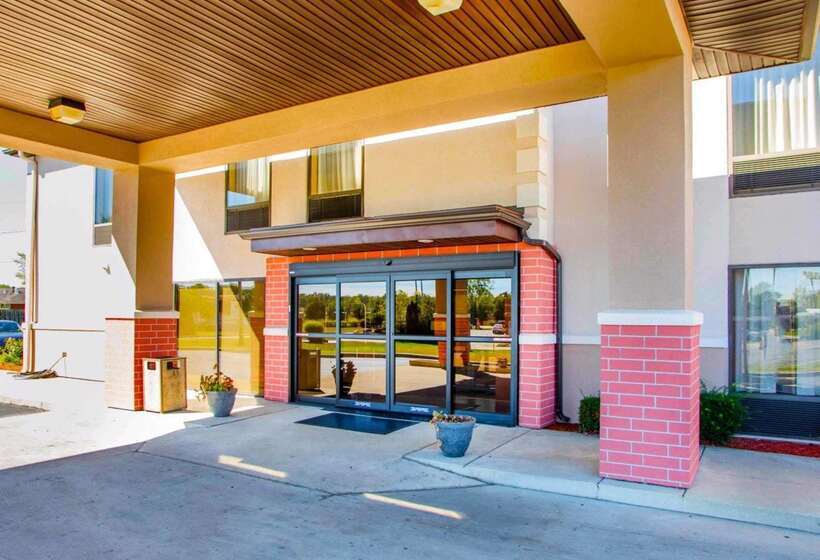 هتل Comfort Inn Dayton  Huber Heights