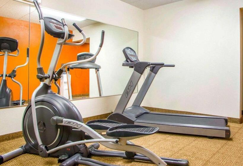 هتل Comfort Inn Dayton  Huber Heights
