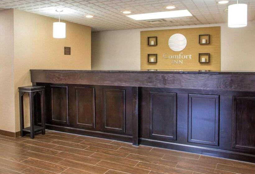 هتل Comfort Inn Dayton  Huber Heights