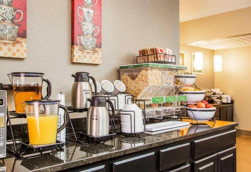 هتل Comfort Inn Dayton  Huber Heights