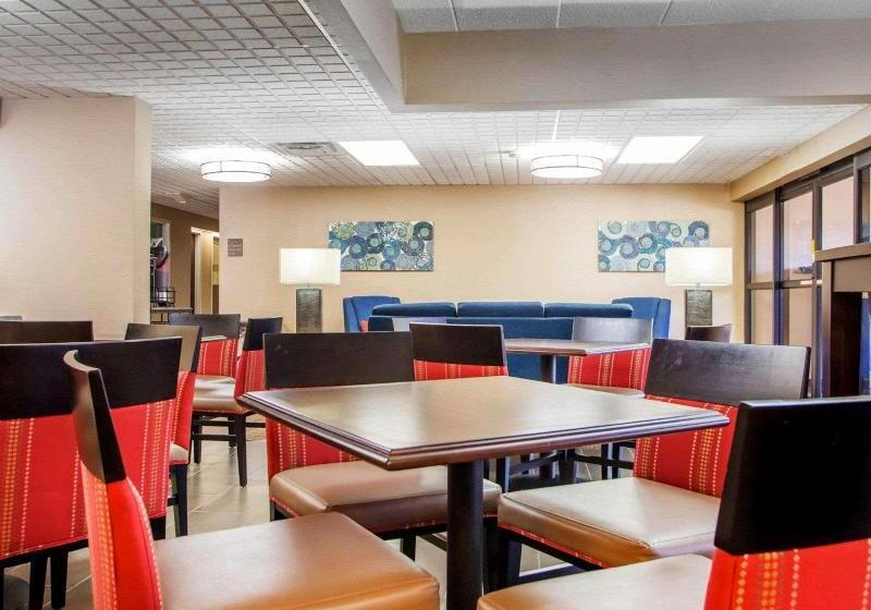 هتل Comfort Inn Dayton  Huber Heights