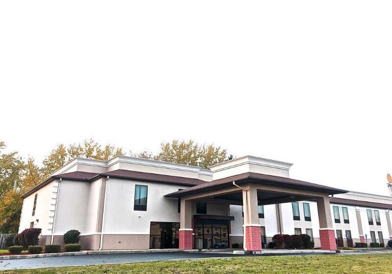 هتل Comfort Inn Dayton  Huber Heights